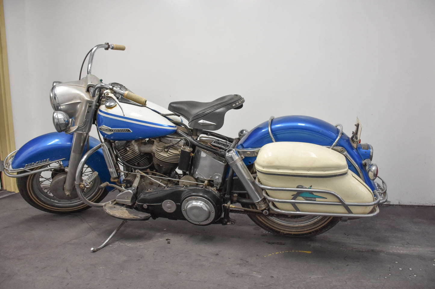 1963 Harley Davidson FL Panhead (Blue)